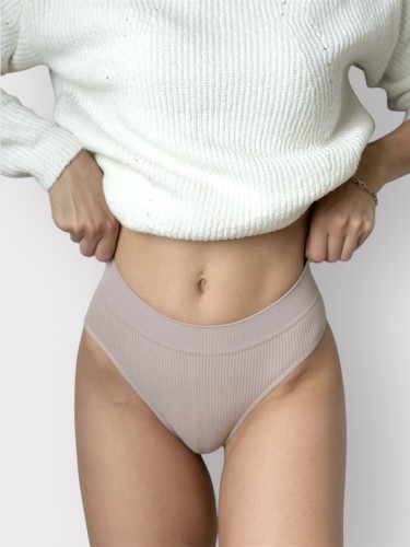 Stringi damskie prążkowane Basic.jpg